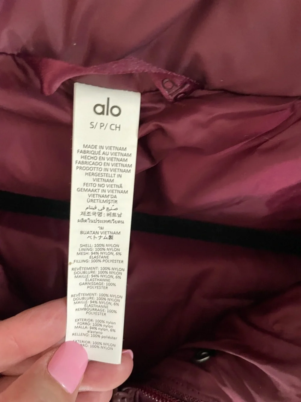 ALO Yoga NWT Gold Rush Puffer Jacket Burgundy with Zipper pockets Size S